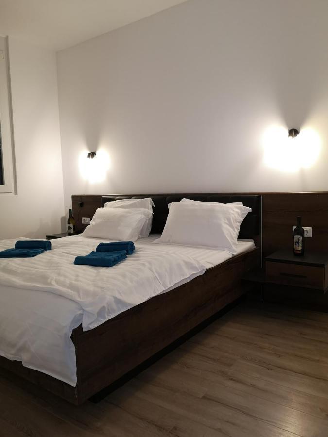 Ared-Atrium Mall Chrysflatty3 Premium Apartment 60Mp Arad Eksteriør billede
