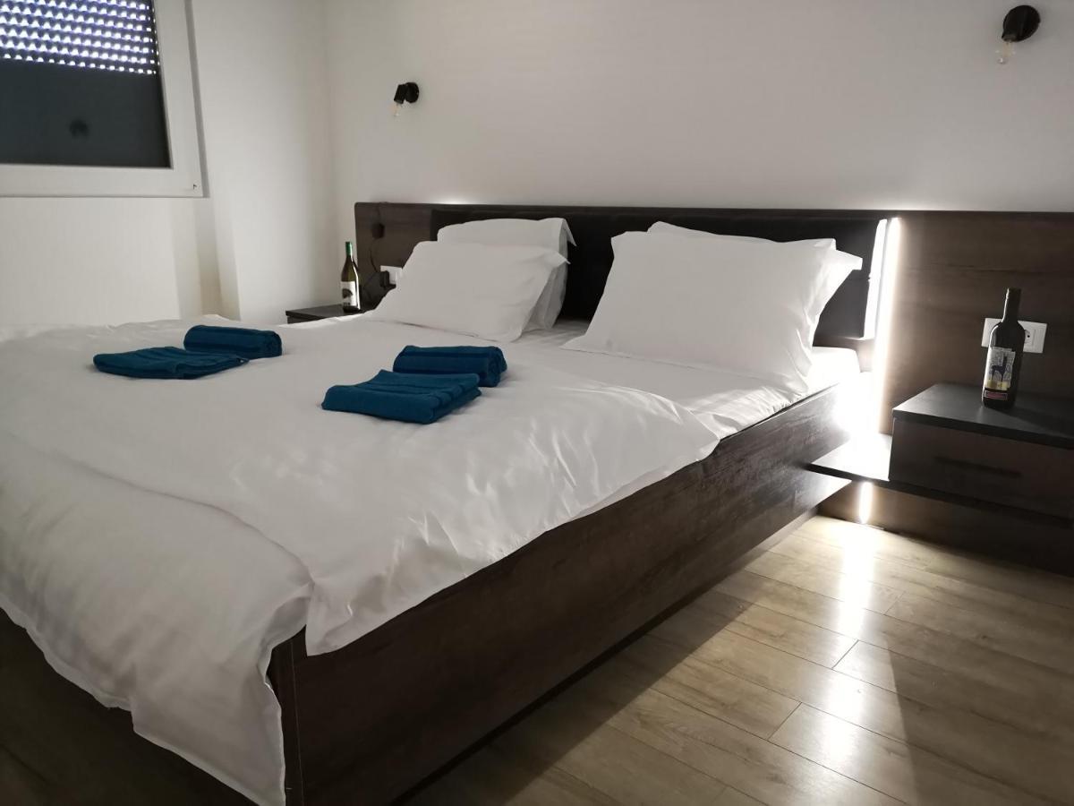 Ared-Atrium Mall Chrysflatty3 Premium Apartment 60Mp Arad Eksteriør billede