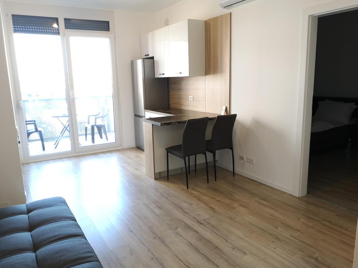 Ared-Atrium Mall Chrysflatty3 Premium Apartment 60Mp Arad Eksteriør billede